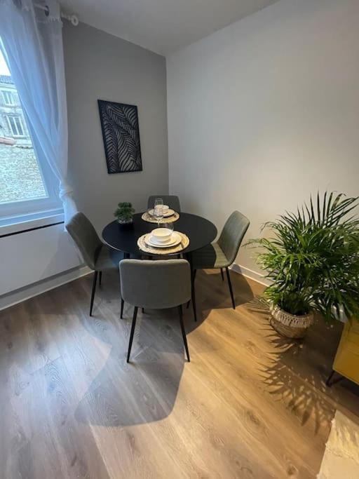 Le Sunny-Hyper Centre -Proche Gare - Paisible -Wifi Hd -Netflix-Ideal Couple Business Et Famille Niort Exterior photo